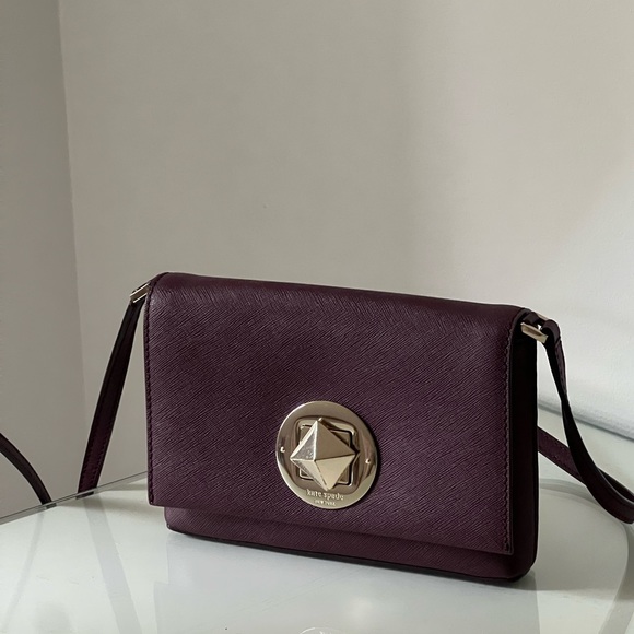 Kate Spade Turn Lock Crossbody Bag in Mulberry - Picture 1 of 10